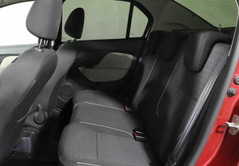 Подержанный автомобиль Renault Logan Sedan 2019 года (9 фото)