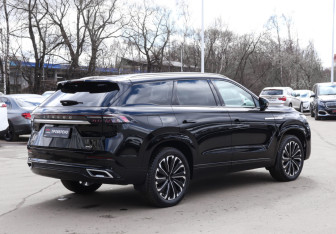 Подержанный автомобиль Jaecoo J8 2024 года (5 фото)