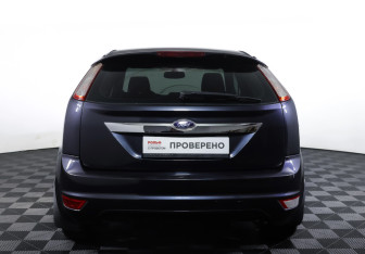 Подержанный автомобиль Ford Focus Hatchback 2008 года (6 фото)