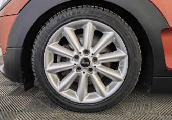 Подержанный автомобиль MINI Clubman Wagon 2020 года (12 фото)