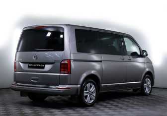 Подержанный автомобиль Volkswagen Multivan 2018 года (5 фото)