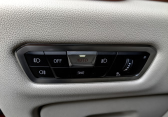 Подержанный автомобиль BMW X6 2021 года (28 фото)