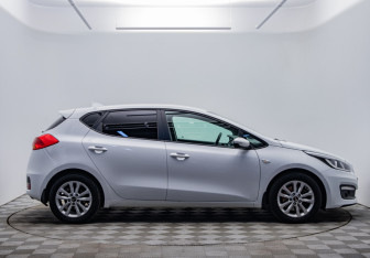 Подержанный автомобиль Kia Ceed Hatchback 2018 года (4 фото)