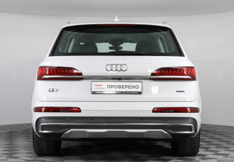 Подержанный автомобиль Audi Q7 2022 года (6 фото)