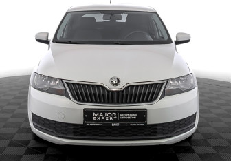 Подержанный автомобиль Skoda Rapid Liftback 2017 года (2 фото)