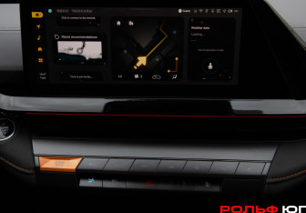 Подержанный автомобиль Changan UNI-V 2023 года (18 фото)