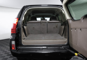 Подержанный автомобиль Lexus GX 2010 года (10 фото)