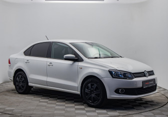 Подержанный автомобиль Volkswagen Polo Sedan 2014 года (7 фото)