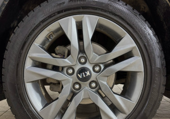 Подержанный автомобиль Kia Seltos 2020 года (8 фото)