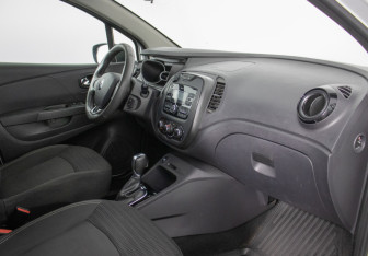 Подержанный автомобиль Renault Kaptur 2018 года (9 фото)