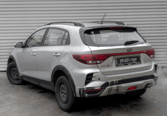 Подержанный автомобиль Kia Rio Hatchback 2021 года (7 фото)