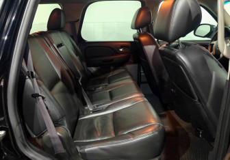 Подержанный автомобиль Chevrolet Tahoe 2013 года (10 фото)