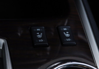 Подержанный автомобиль Nissan Pathfinder 2015 года (27 фото)