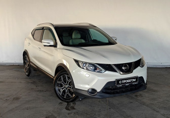 Подержанный автомобиль Nissan Qashqai 2017 года (3 фото)