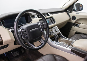 Подержанный автомобиль Land Rover Range Rover Sport 2016 года (9 фото)