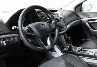 Подержанный автомобиль Hyundai i40 Wagon 2015 года (10 фото)