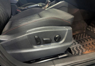 Подержанный автомобиль Skoda Octavia RS Wagon 2020 года (27 фото)