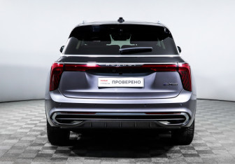 Подержанный автомобиль Hongqi E-HS9 2021 года (6 фото)