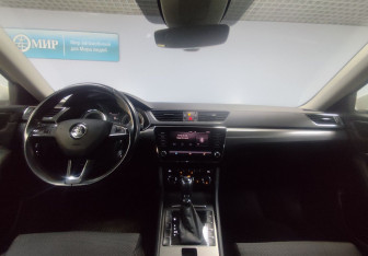 Подержанный автомобиль Skoda Superb Liftback 2019 года (13 фото)