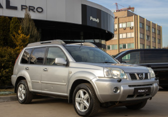 Подержанный автомобиль Nissan X-Trail 2006 года (2 фото)