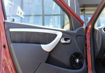 Подержанный автомобиль Renault Logan Sedan 2013 года (16 фото)