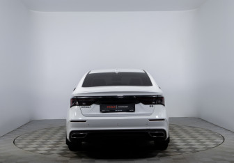 Подержанный автомобиль Omoda S5 2023 года (6 фото)