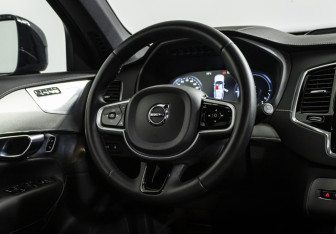 Подержанный автомобиль Volvo XC90 2021 года (11 фото)