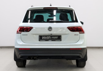Подержанный автомобиль Volkswagen Tiguan 2020 года (6 фото)