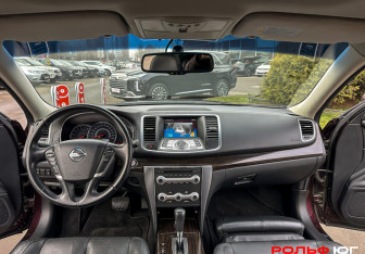 Подержанный автомобиль Nissan Teana 2011 года (12 фото)