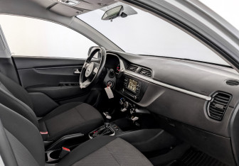 Подержанный автомобиль Kia Rio Hatchback 2021 года (11 фото)