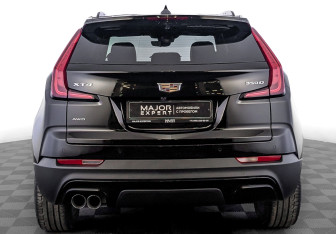 Подержанный автомобиль Cadillac XT4 2021 года (6 фото)