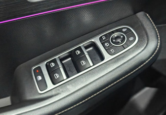 Подержанный автомобиль Omoda C5 2023 года (17 фото)