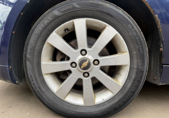 Подержанный автомобиль Chevrolet Epica 2011 года (9 фото)