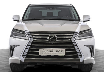 Подержанный автомобиль Lexus LX 2021 года (2 фото)