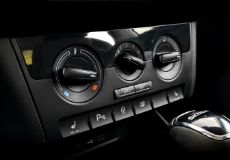 Подержанный автомобиль Skoda Rapid Liftback 2021 года (25 фото)