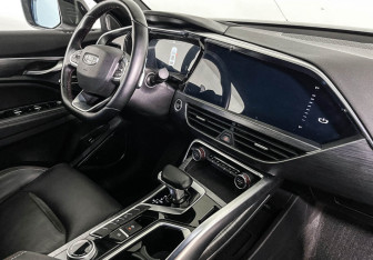 Подержанный автомобиль Geely Tugella 2022 года (9 фото)