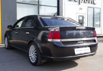 Подержанный автомобиль Opel Vectra Sedan 2006 года (7 фото)