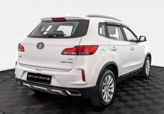 Подержанный автомобиль FAW Besturn X40 2020 года (3 фото)