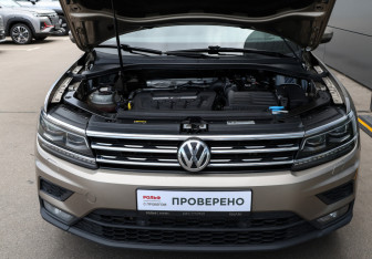 Подержанный автомобиль Volkswagen Tiguan 2018 года (9 фото)