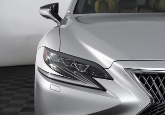 Подержанный автомобиль Lexus LS 2018 года (28 фото)