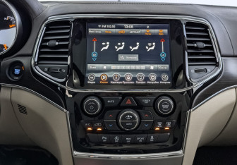 Подержанный автомобиль Jeep Grand Cherokee 2021 года (17 фото)