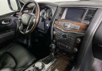 Подержанный автомобиль Infiniti QX80 2014 года (9 фото)
