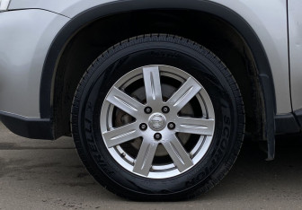 Подержанный автомобиль Nissan X-Trail 2008 года (9 фото)