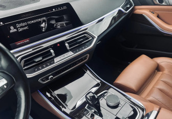Подержанный автомобиль BMW X5 2021 года (20 фото)