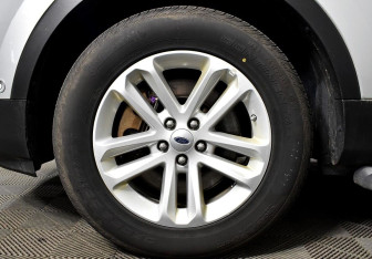 Подержанный автомобиль Ford Explorer 2015 года (6 фото)