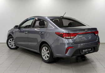 Подержанный автомобиль Kia Rio Sedan 2017 года (7 фото)