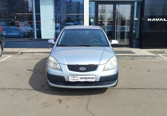 Подержанный автомобиль Kia Rio Sedan 2006 года (2 фото)
