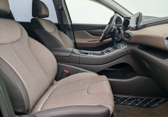 Подержанный автомобиль Hyundai Santa Fe 2021 года (11 фото)