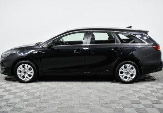 Подержанный автомобиль Kia Ceed Wagon 2021 года (3 фото)