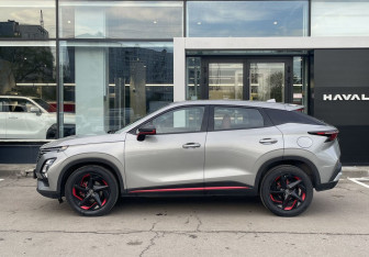Подержанный автомобиль Omoda C5 2023 года (8 фото)